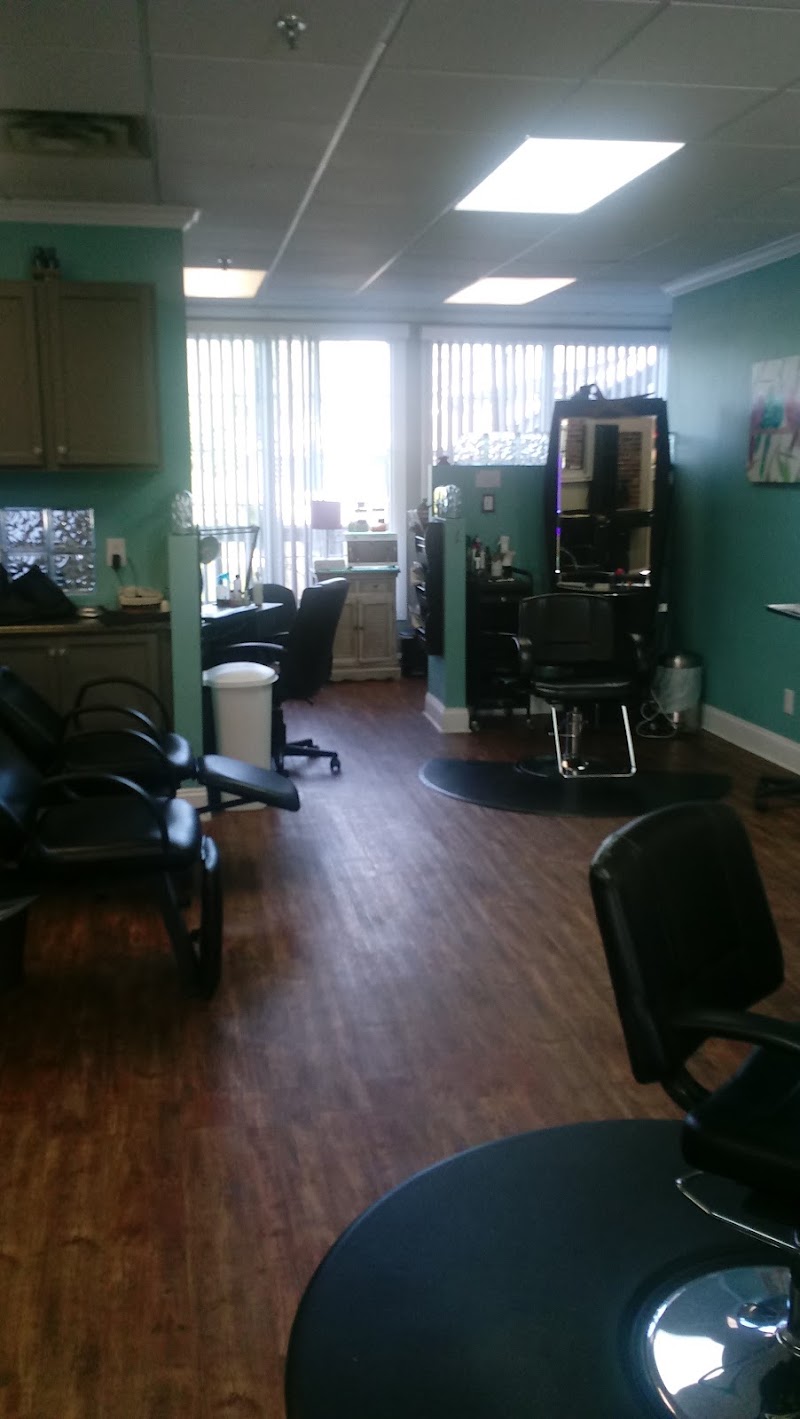 Palms Salon, beauty salon in Anderson, IN, photo 6 of 10